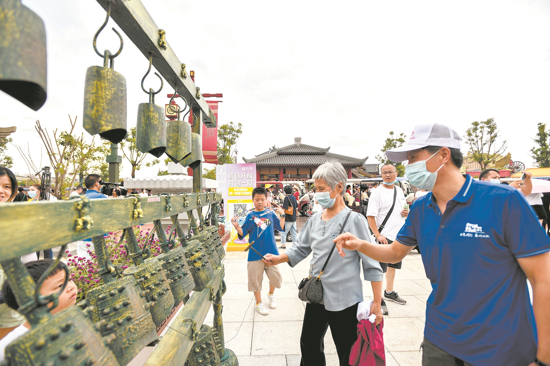 |66名援鄂医疗队员 昨日游览荆州襄阳