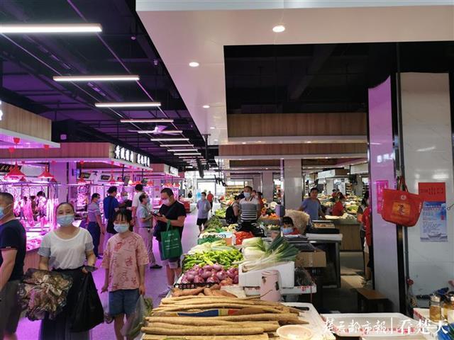 |告别“脏乱差”！武汉市农贸市场改造月底收官，160余家智慧化菜市场即将亮相