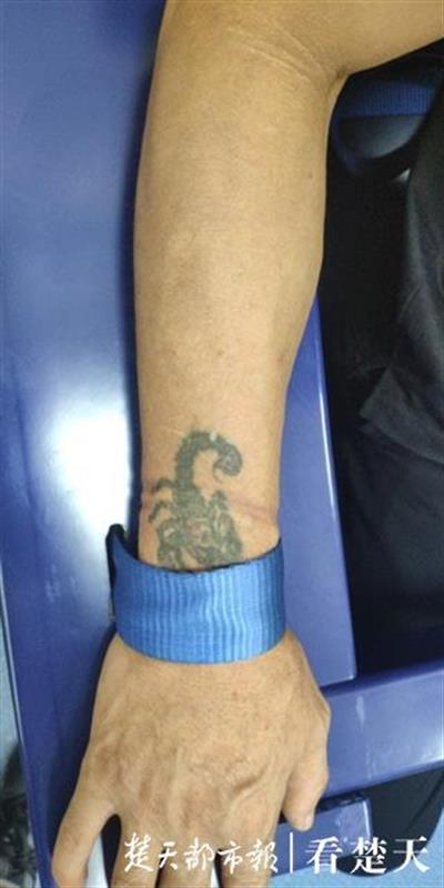 |命案逃犯隐姓埋名28年至今未婚，被捕回汉第一次坐高铁叹息无缘分享繁华