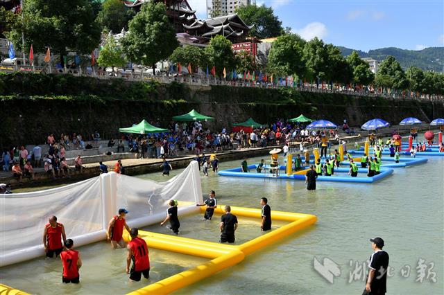 |湖北宣恩：“水上排球”享清凉