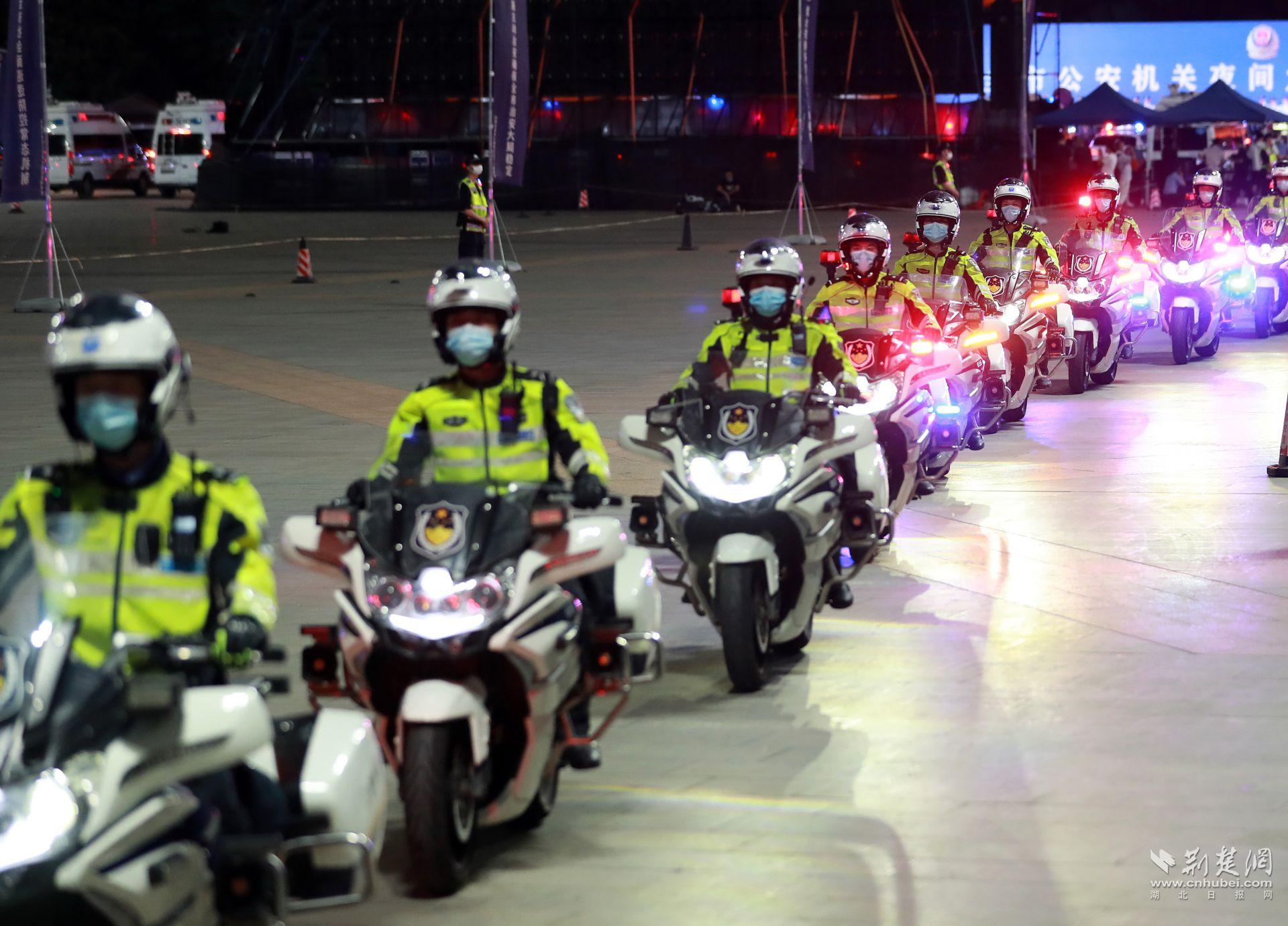 |4900警力、千余警车齐出动 武汉公安启动夜间大巡控