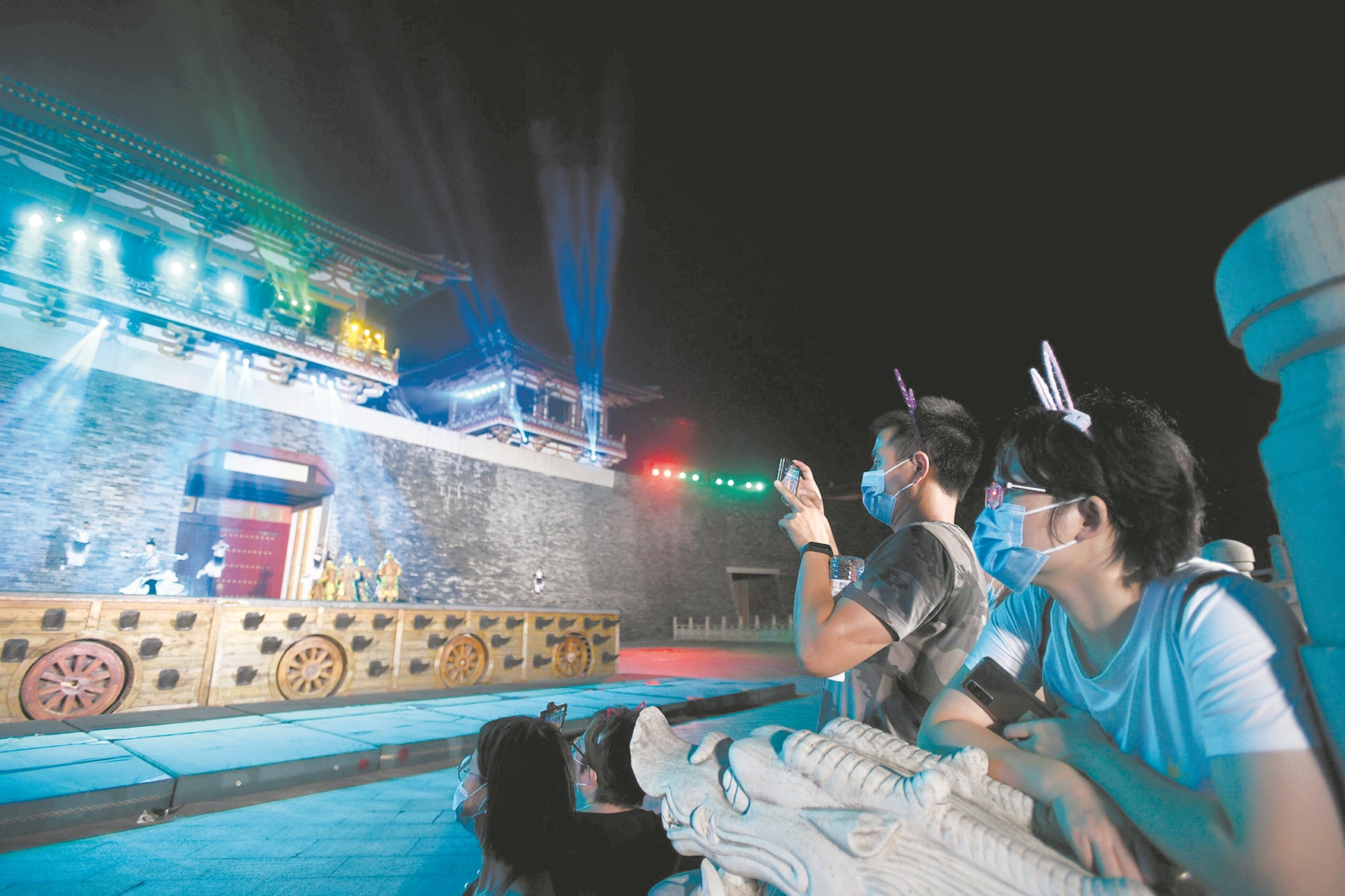 |66名援鄂医疗队员 昨日游览荆州襄阳