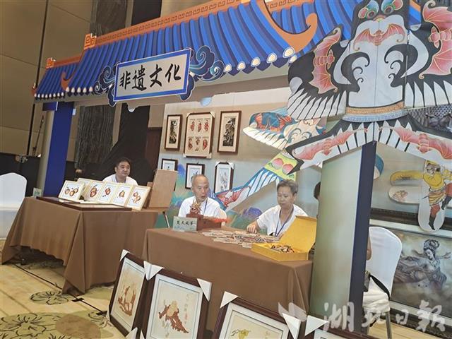 |这场“云端”相会，苗栗县长变身“带货主播”