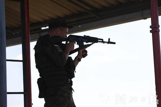|交替射击，武装越野……单兵两项中国空降兵勇夺第二名