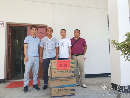 |麻城市中医医院开展第三届医师节下乡义诊活动