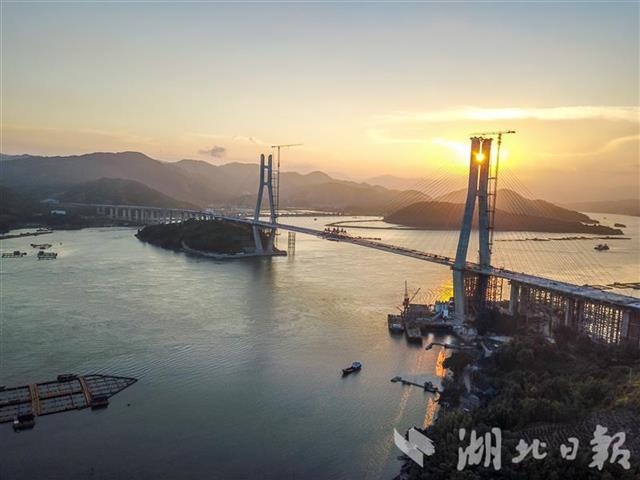 |中交二航局主建！福建沙埕湾跨海大桥主桥合龙