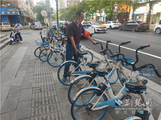 |武昌区尚隆苑在职党员进社区 助力全国文明城市创建