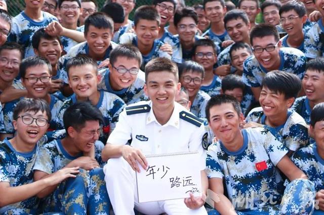 |追风少年励志万里海疆 76名国防生奔赴部队基层一线