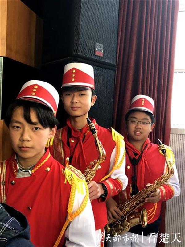 |网课期间他帮老师讲习题，高分保护的学霸打游戏也优秀