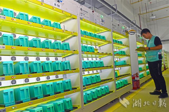 |智慧充电仓护航夏季出行安全