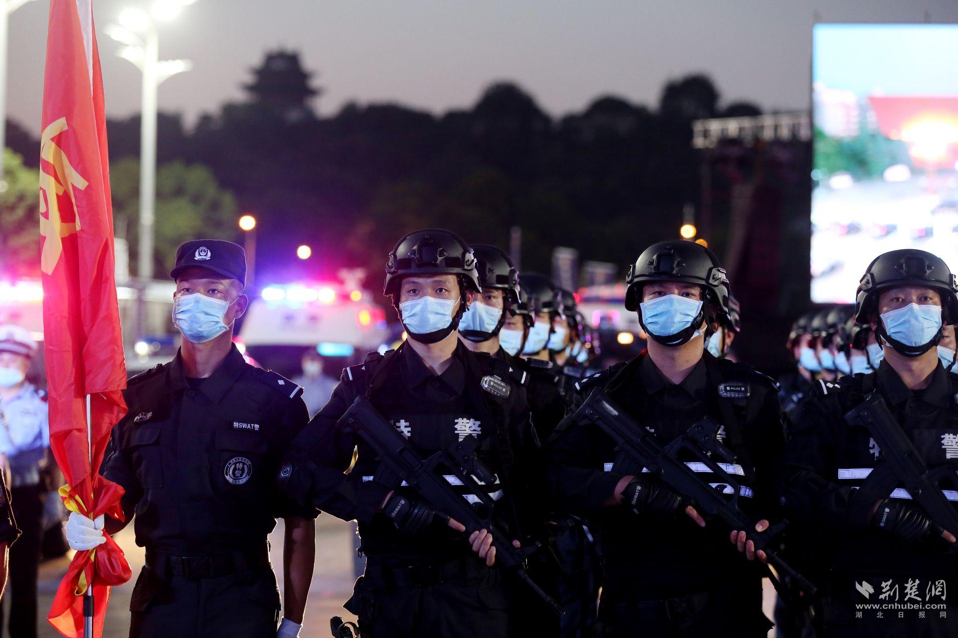 |4900警力、千余警车齐出动 武汉公安启动夜间大巡控