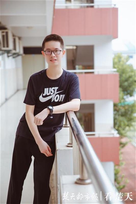 |牛！同班两同学考上清北本硕博连读，都因疫情立志学医