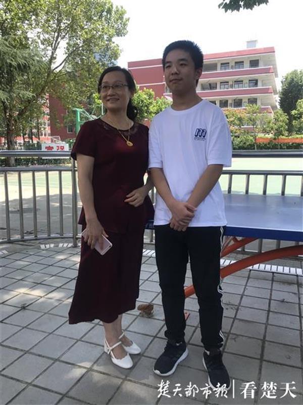 |中考牛娃“文武双全”，看看这三个中考高分考生怎么学的？