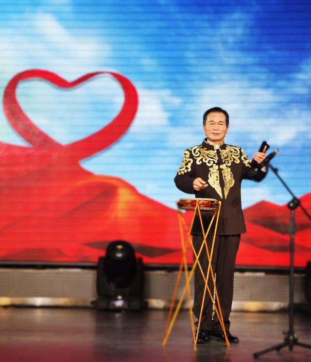 |云演出庆八一，致敬最可爱的中国军人