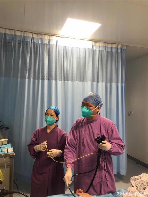 |16岁少年腹痛一年才知是遗传，妈妈和姨妈都患病