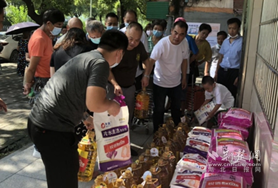 |黄石开展形式多样拥军活动庆“八一”