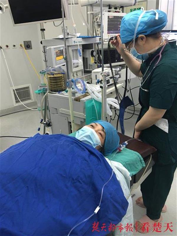 |55岁母亲捐肾救子：不能眼睁睁地看他比我先走