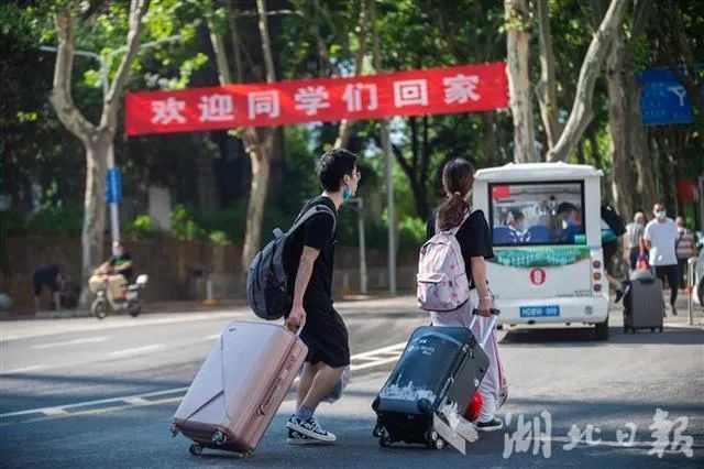 |终于，他们回来了！还上了热搜