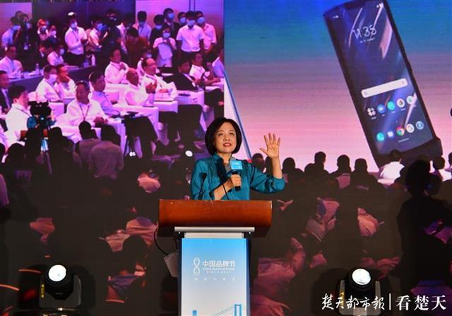 |联想集团高级副总裁乔健：联想首款5G折叠屏手机9月在武汉首发