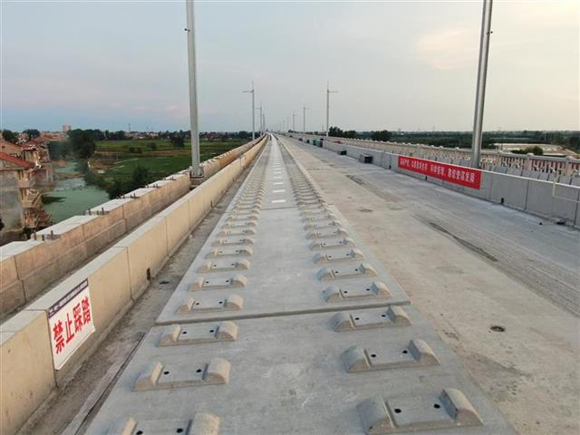 |安九高铁湖北段进入无砟轨道施工阶段 预计明年全线通车