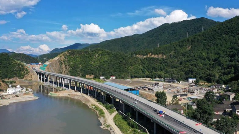 湖北保神高速公路将于年底通车