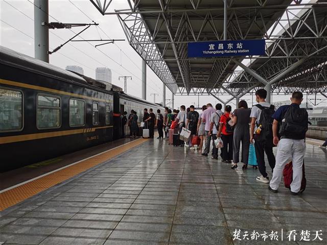 |鄂西南铁路暑运已送客过百万，8月客流已恢复四成以上