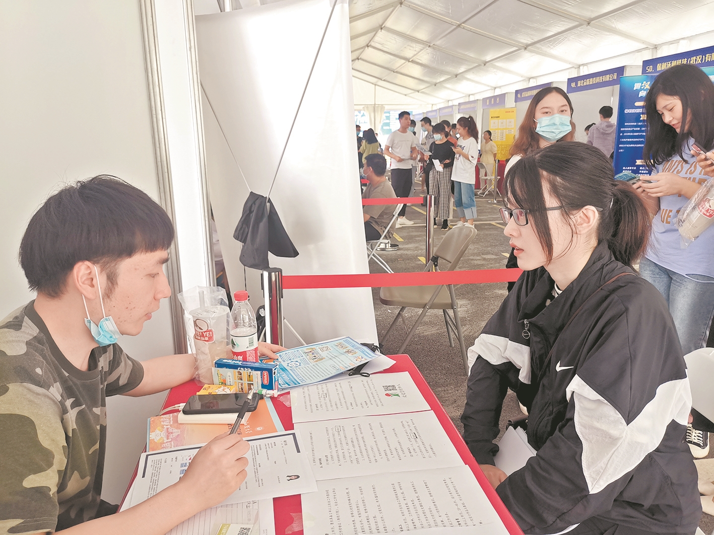 |武汉高校开启校招学生企业赶早来配对