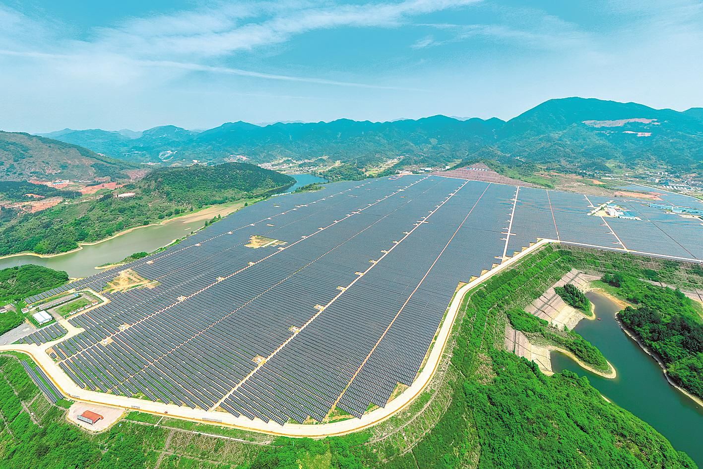 |幕阜山区走上绿色脱贫路