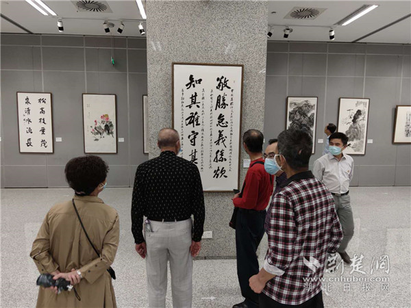 |武昌四清里社区组织党员参观廉政书画展