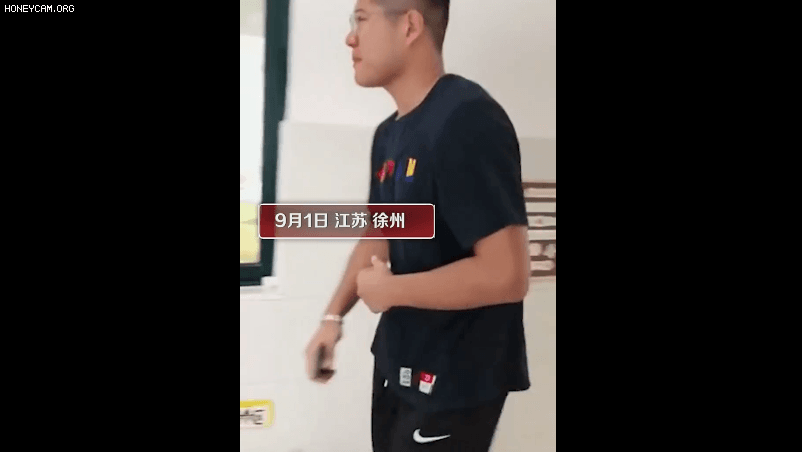 1号站官网神评论|来自喵星人的牵挂