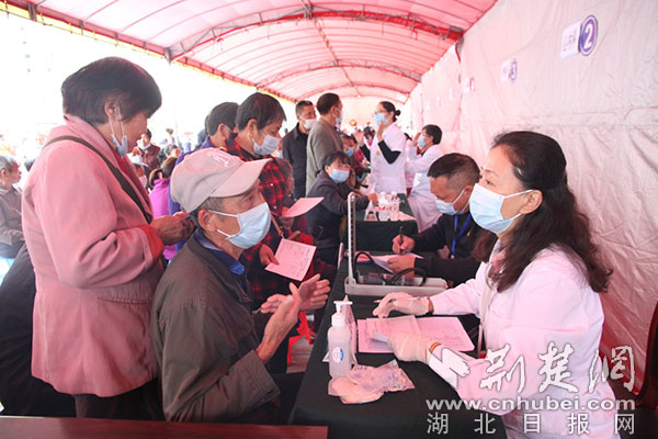 |千里送医送药送健康 国家电网公司情暖长阳