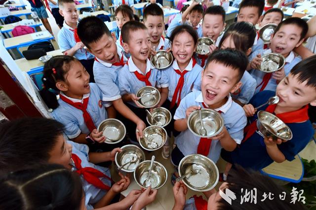 |小学生开学第一课“我光盘，我光荣”