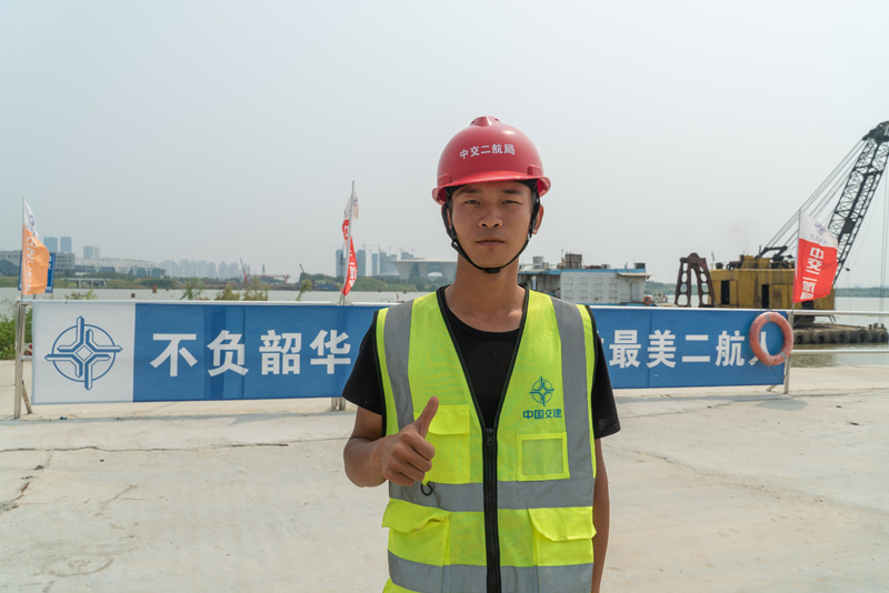 |越年轻，越冲锋——东西轴线鱼梁洲段项目90后“技术男”群像