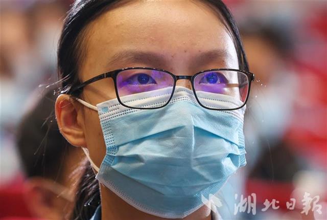 |抗疫报告会走进武汉大学