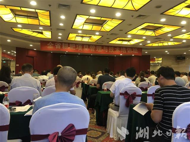 |湖北110万农户让土地吃上科学“配餐”