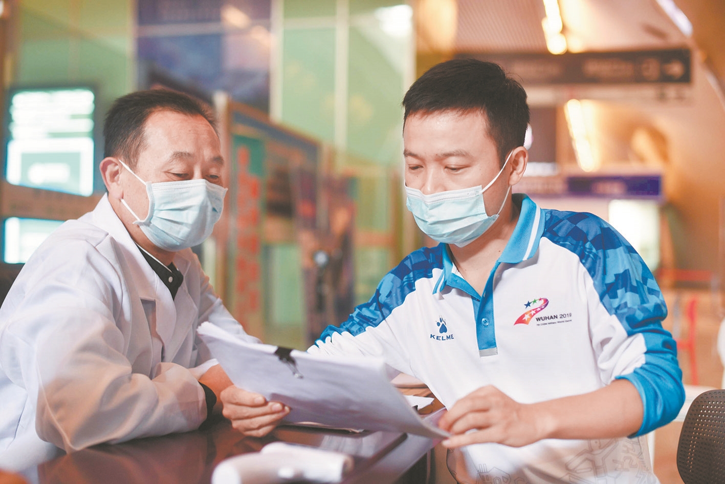 |为南来北往人们提供进出大武汉的安全通道 三大火车站有群“防疫守门人”
