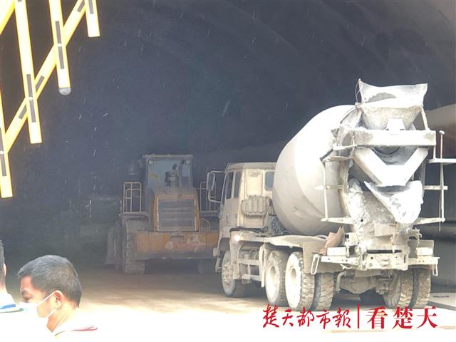 |大石头悬空影响救援，专家组确定注浆回填加固塌方段