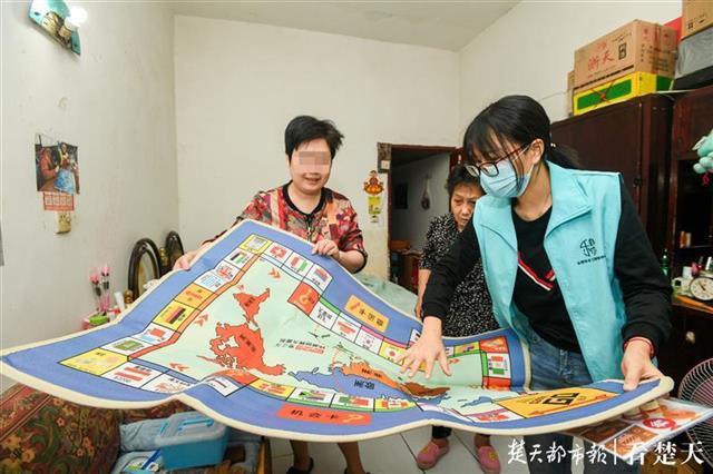 |90后闺蜜组队帮扶困难人群，坚持三年给精神障碍患者上课