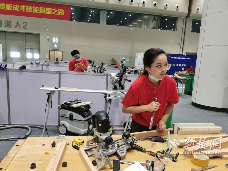 |第二届湖北工匠表彰暨技能强省建设推进会28日举行