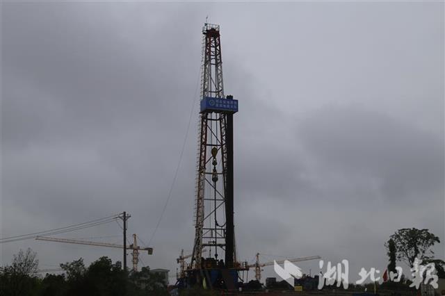 |湖北钻出最深地热井：孔深3609.94米，每天出水780吨