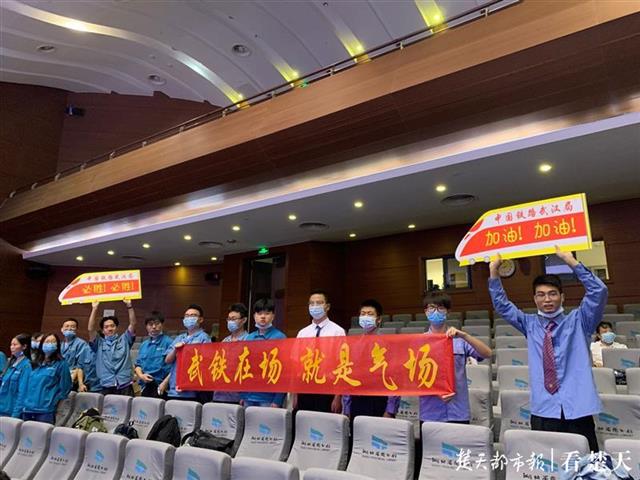 |湖北首届企业辩论赛决出四强，参赛者说“辩论促进工作中的换位思考”