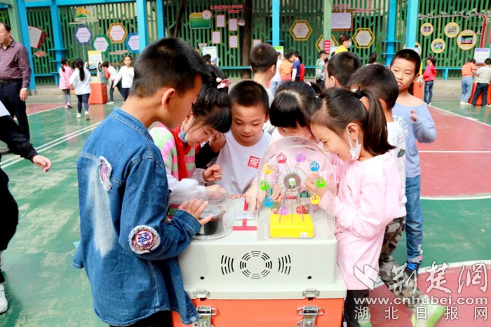 |科普大篷车走进江岸区解放小学