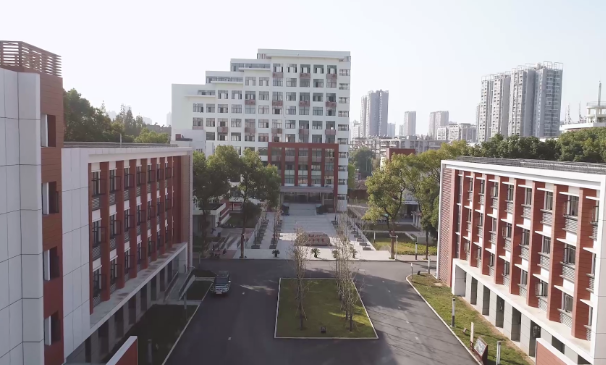 开启人生新征程！欢迎加入湖北科技职业学院（微视频）