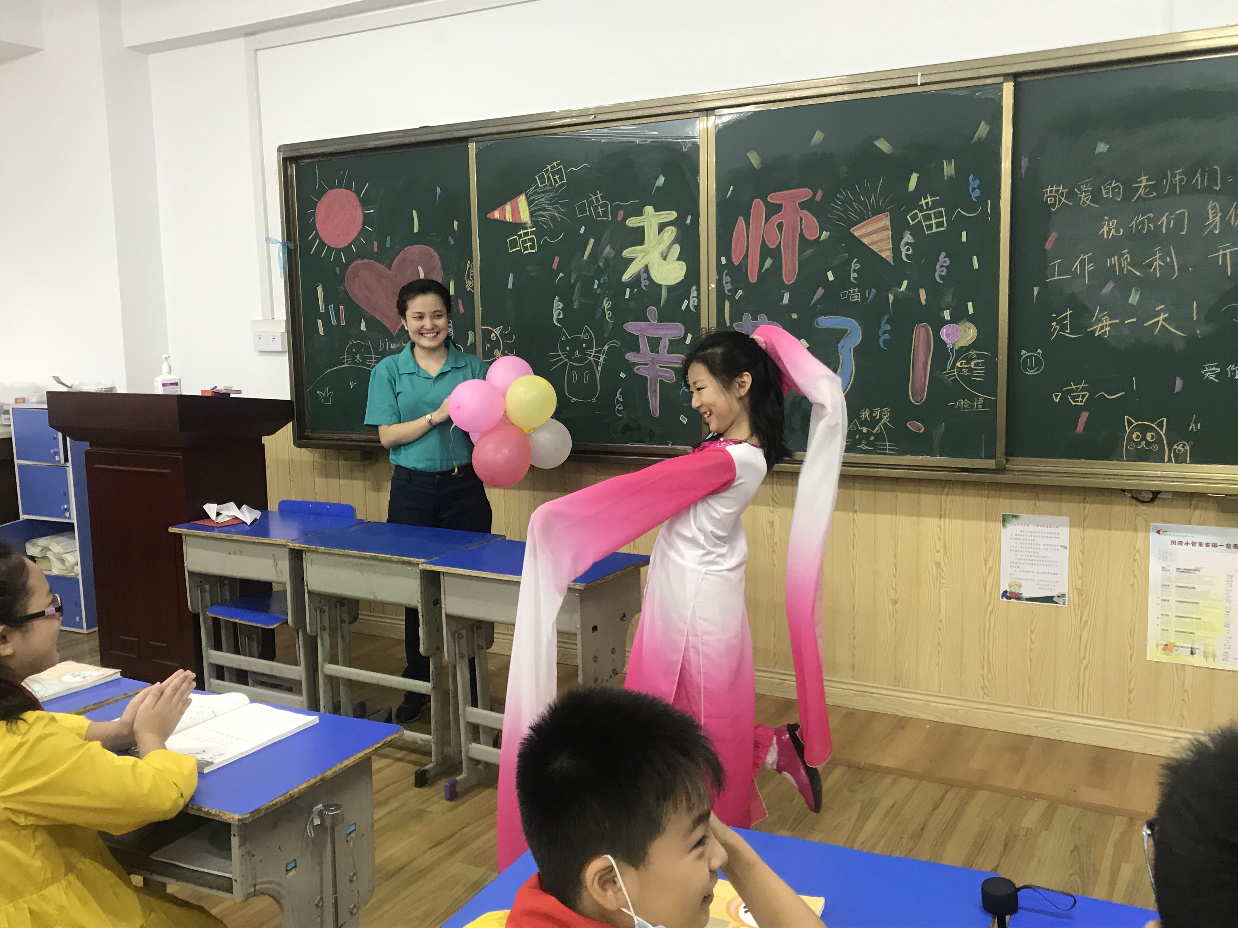 |武汉多所学校发公开信，号召家长不送礼老师不收礼，孩子们健康成长是教师节最好礼物