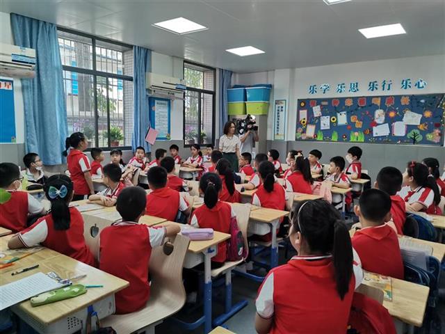 |好久不见，我的校园！湖北中小学幼儿园顺利开学