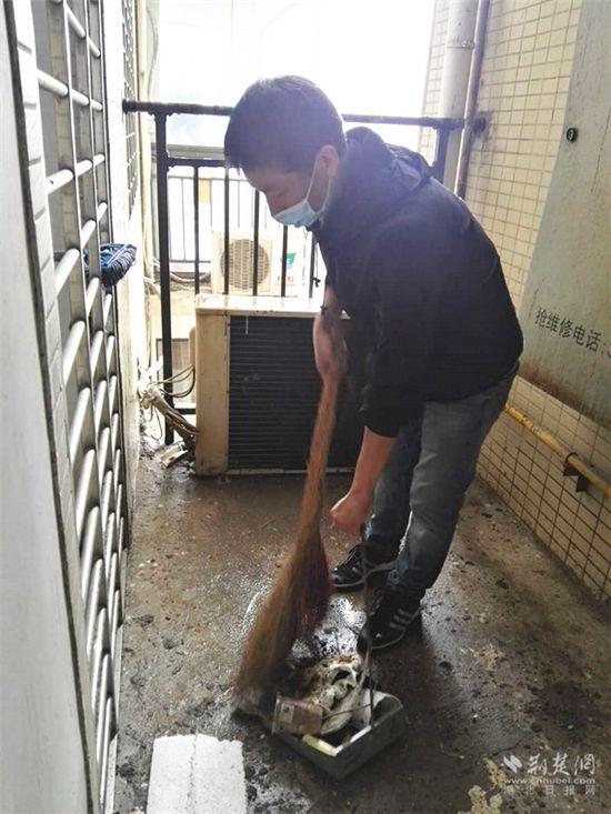 |鄂州市新民街小学：教师全员参与 助推文明创建