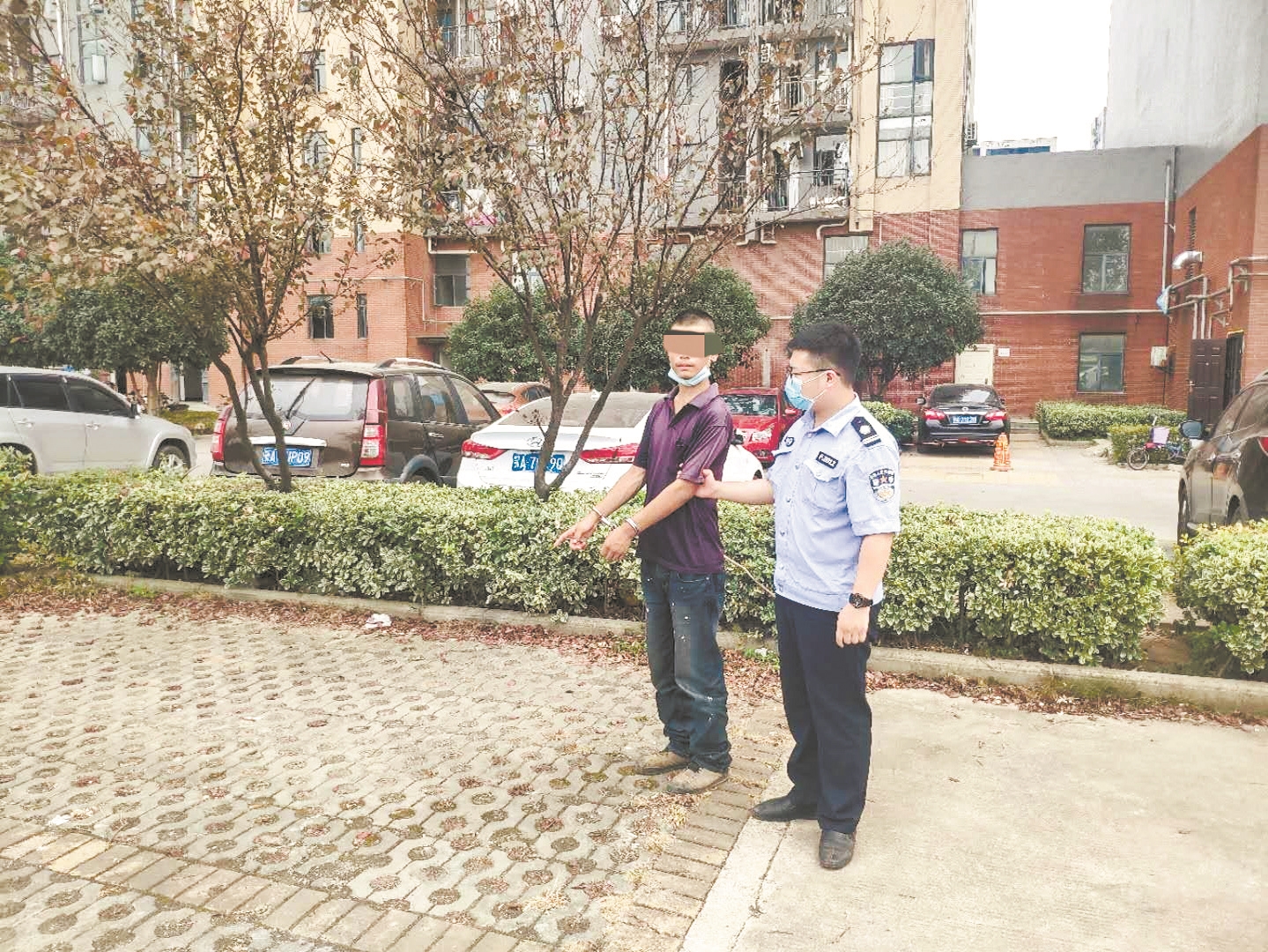 |小偷去派出所认领手机自投罗网 原来手机是他在盗窃现场落下的