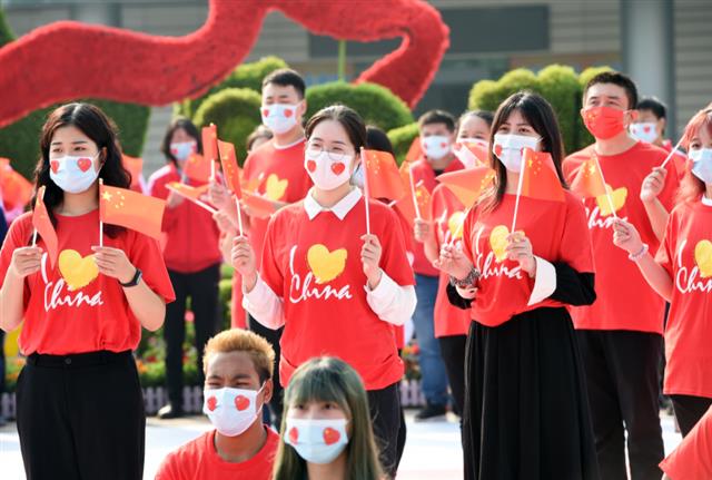 |百名战疫英雄高歌献礼国庆
