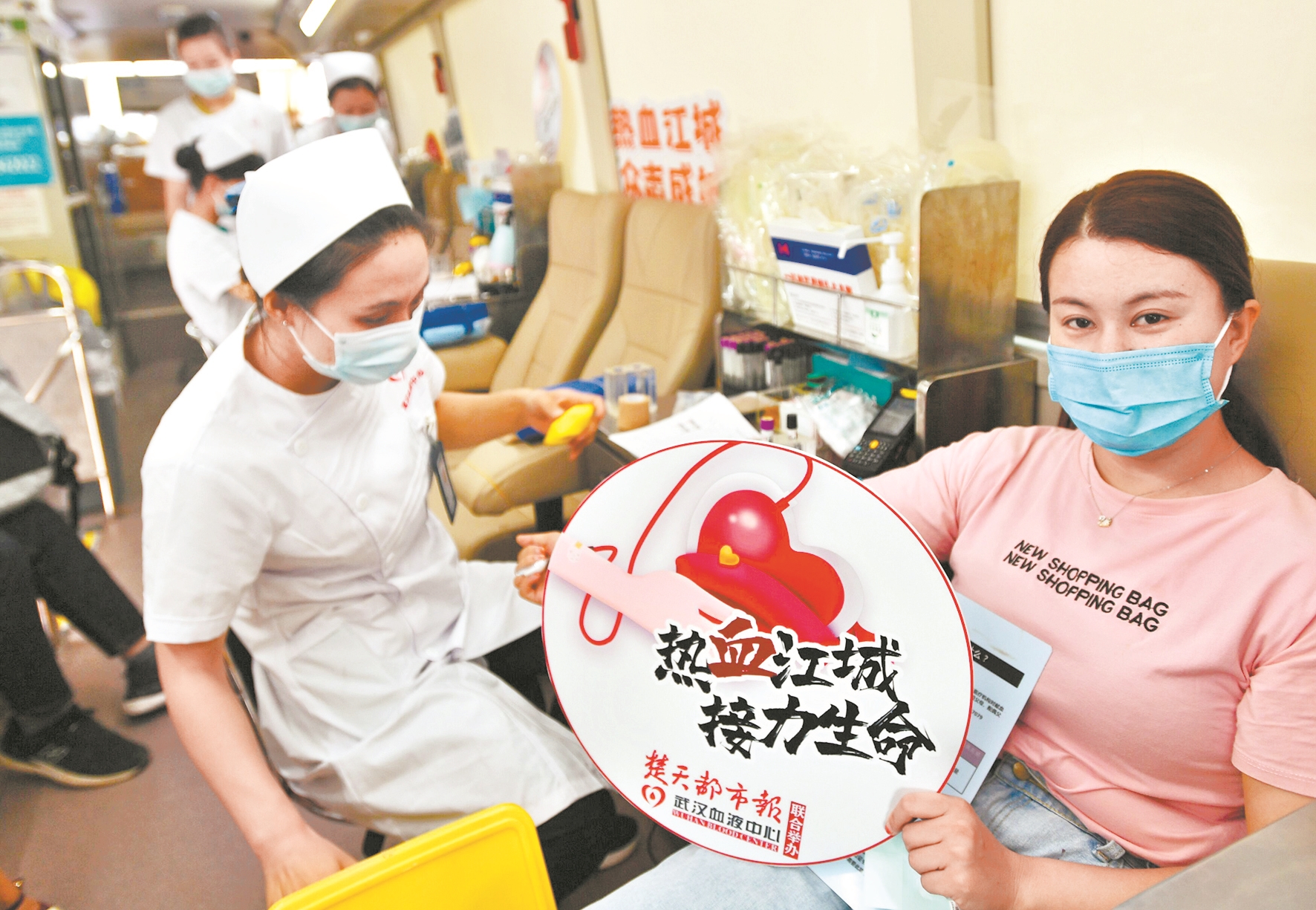 |“缺物资？我们捐！血库紧张？我们上！” 热血志愿者组团献爱心