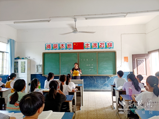 |黄石28万中小学生迎来新学期（组图）